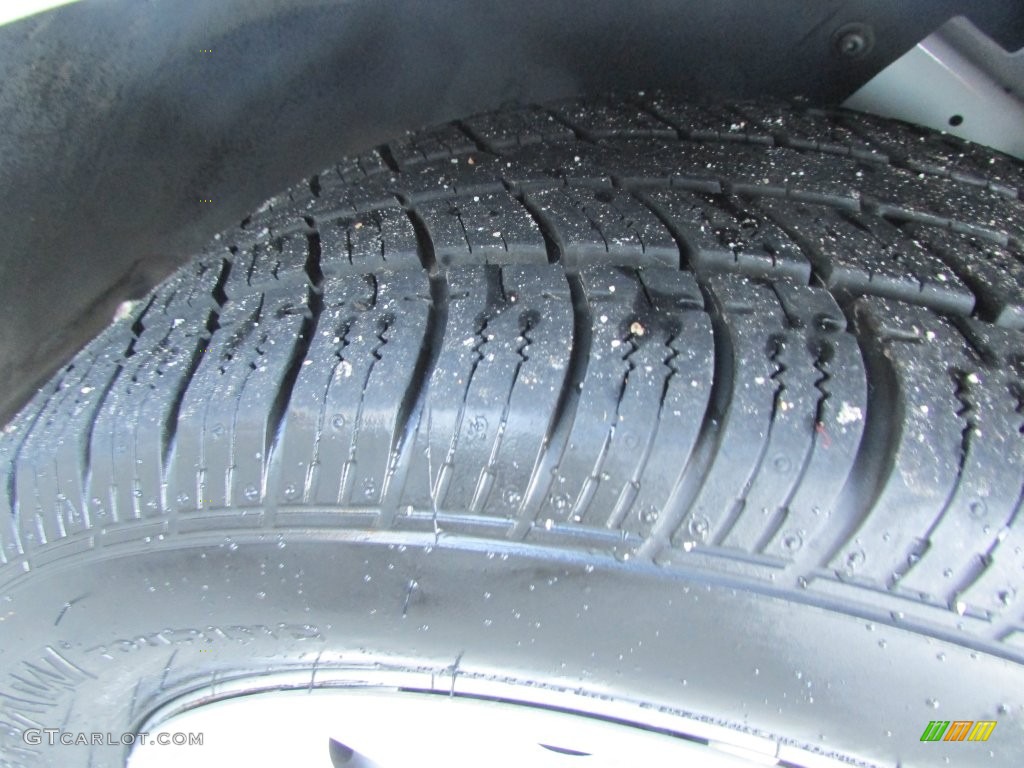 2014 Transit Connect XLT Van - Frozen White / Charcoal Black photo #40