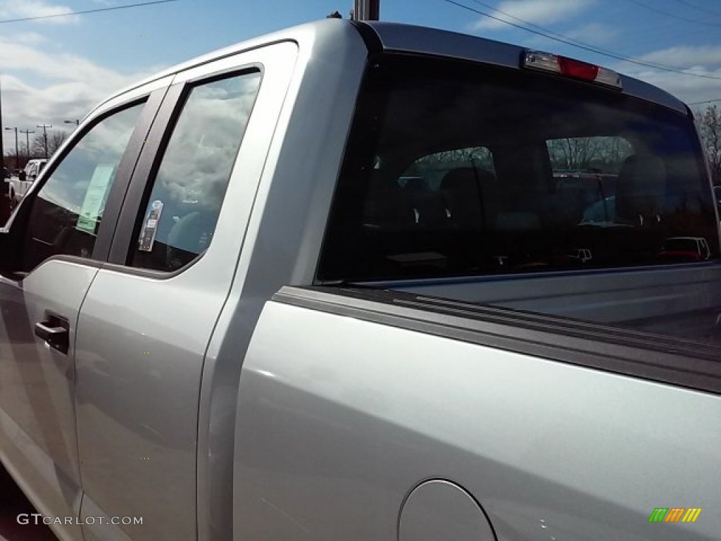 2016 F150 XL SuperCab - Ingot Silver / Medium Earth Gray photo #8