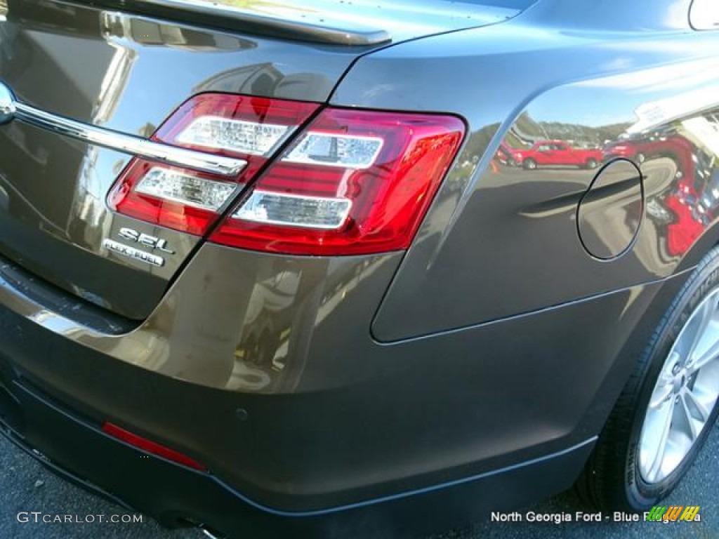 2015 Taurus SEL - Caribou Metallic / Dune photo #34