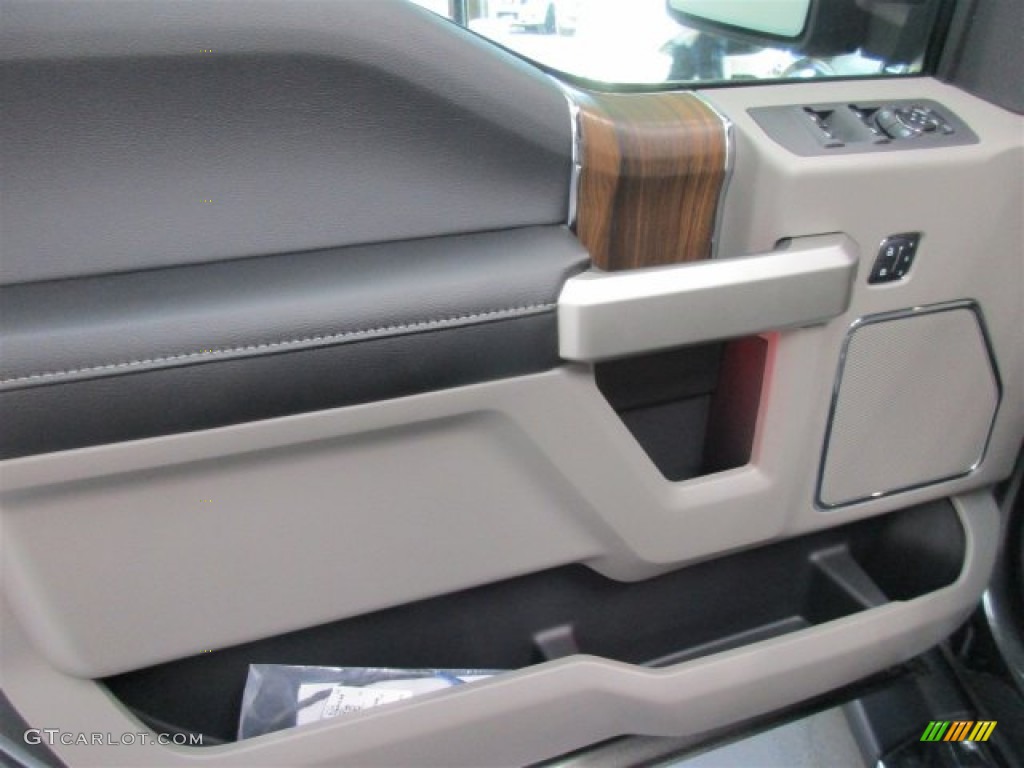 2016 Ford F150 Lariat SuperCrew Door Panel Photos