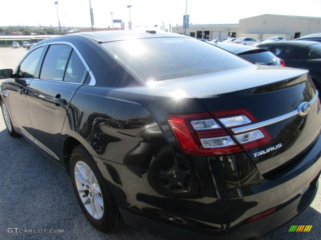 2014 Taurus SE - Tuxedo Black / Dune photo #4