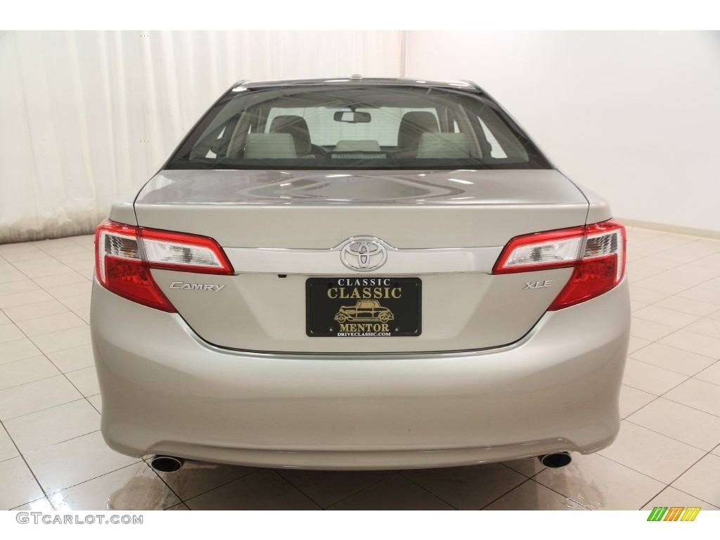2013 Camry XLE V6 - Champagne Mica / Ivory photo #17
