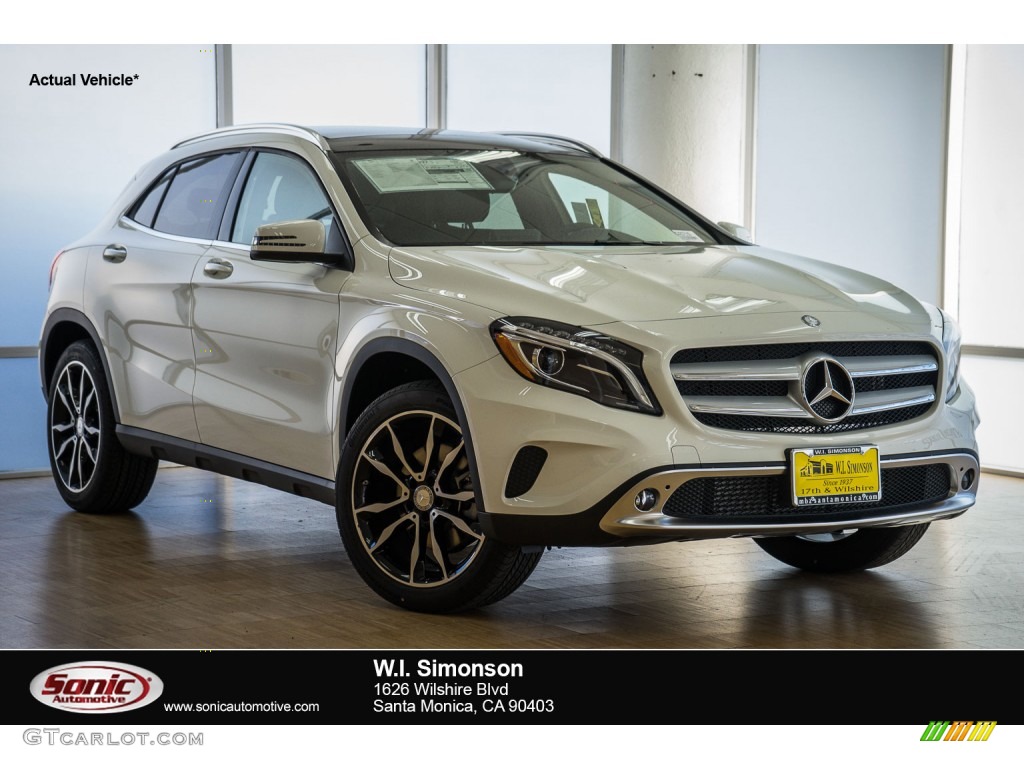 2016 GLA 250 4Matic - Cirrus White / Black photo #1