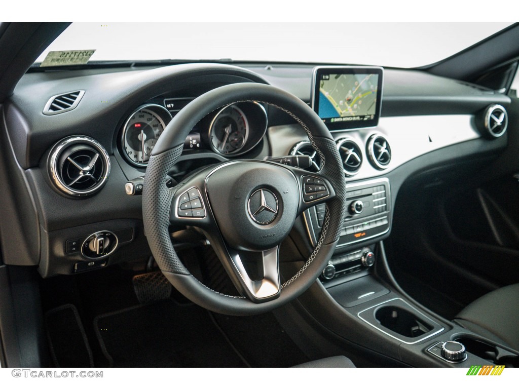 2016 GLA 250 4Matic - Cirrus White / Black photo #5