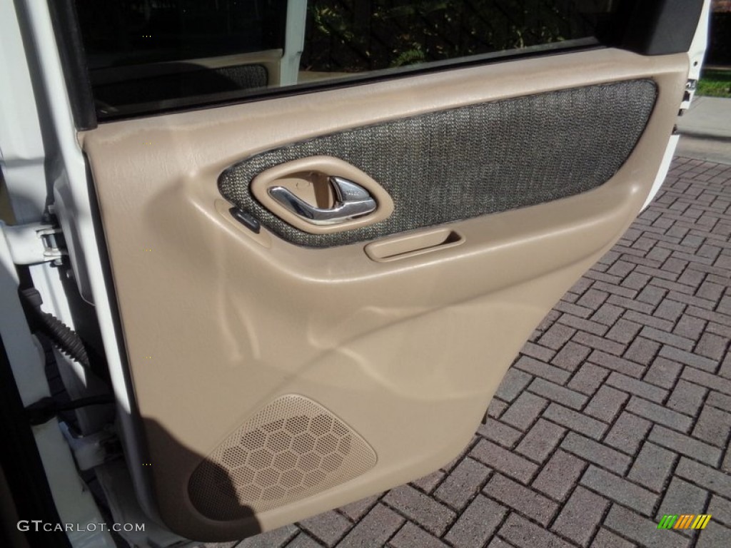 2002 Tribute LX V6 - Classic White / Beige photo #32