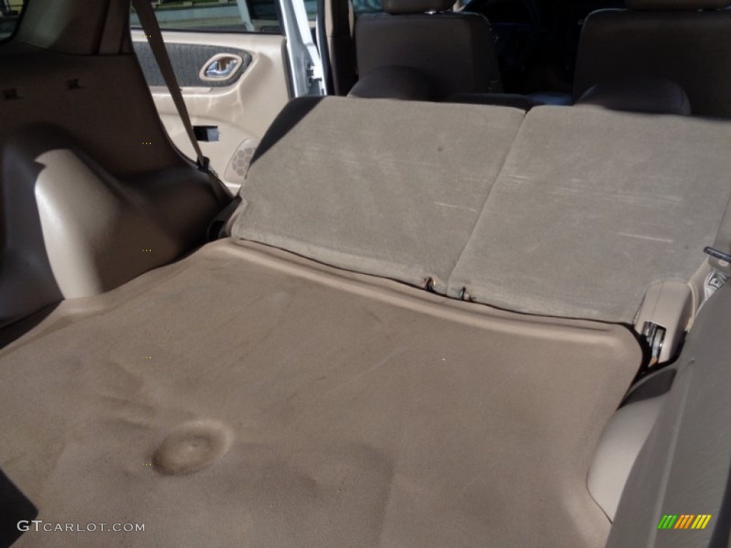 2002 Tribute LX V6 - Classic White / Beige photo #34