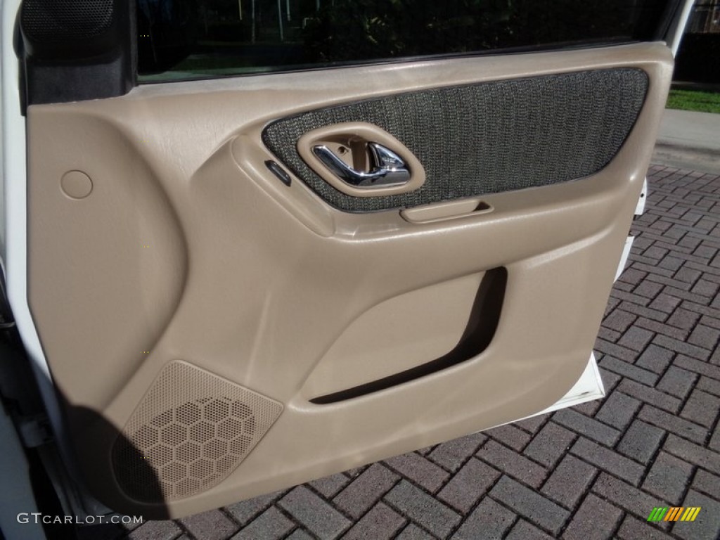 2002 Tribute LX V6 - Classic White / Beige photo #41