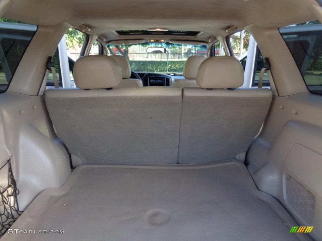 2002 Tribute LX V6 - Classic White / Beige photo #44