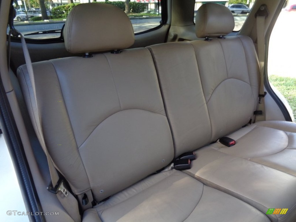 2002 Tribute LX V6 - Classic White / Beige photo #45