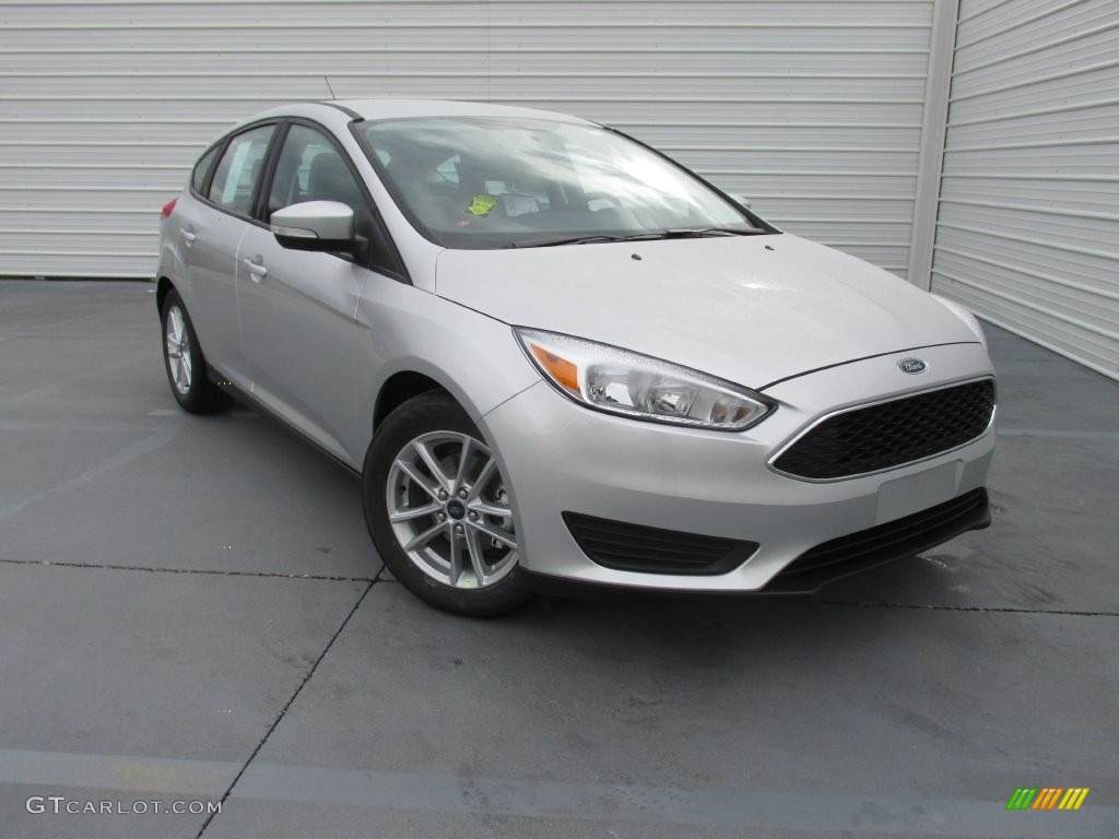 2016 Focus SE Hatch - Ingot Silver / Medium Light Stone photo #1