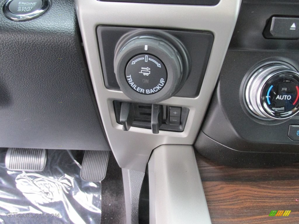 2016 F150 Lariat SuperCrew 4x4 - Ingot Silver / Black photo #31