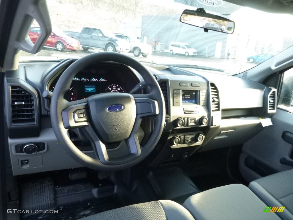 2016 F150 XL SuperCab 4x4 - Ingot Silver / Medium Earth Gray photo #9