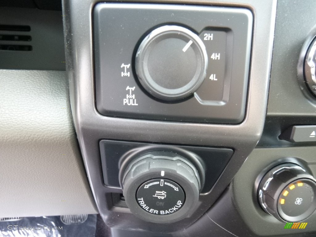 2016 F150 XLT SuperCrew 4x4 - Blue Jeans / Medium Earth Gray photo #10