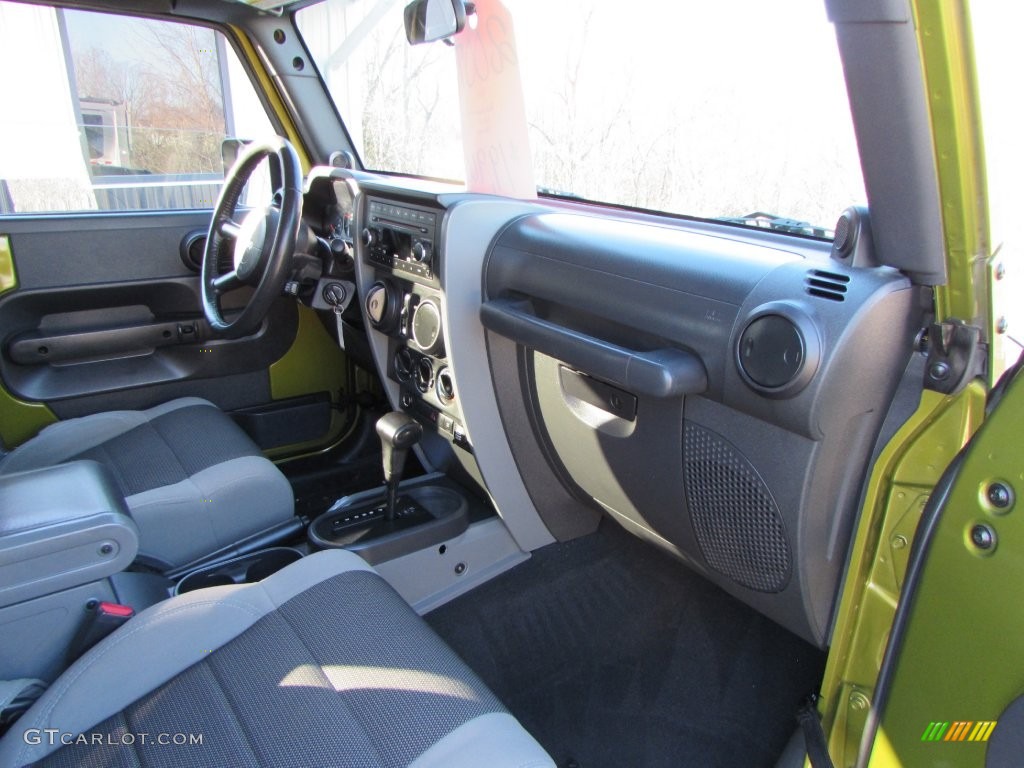 2007 Wrangler Unlimited X 4x4 - Rescue Green Metallic / Dark Khaki/Medium Khaki photo #15