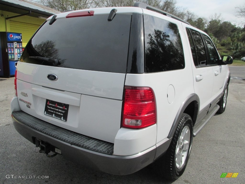 2004 Explorer XLT - Oxford White / Graphite photo #3