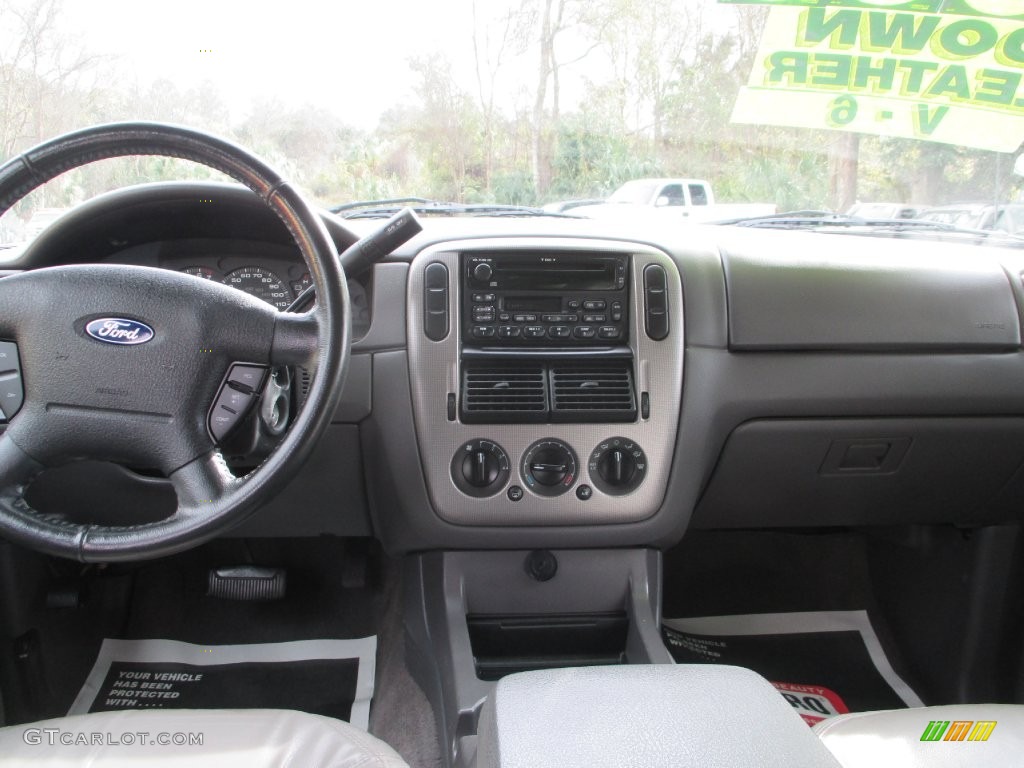 2004 Explorer XLT - Oxford White / Graphite photo #10