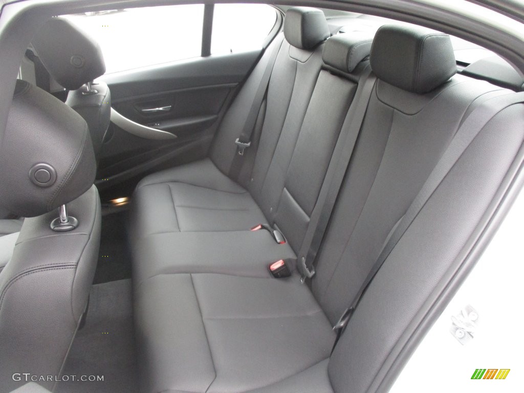 2016 3 Series 320i xDrive Sedan - Alpine White / Black photo #14
