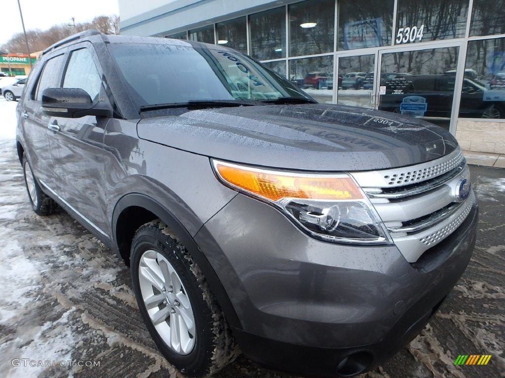 2012 Explorer XLT 4WD - Sterling Gray Metallic / Charcoal Black photo #2