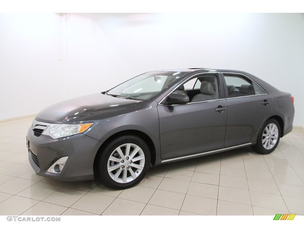 2013 Camry XLE - Magnetic Gray Metallic / Ash photo #3