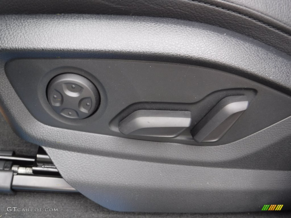 2017 Audi Q7 3.0T quattro Premium Plus Controls Photo #110128082