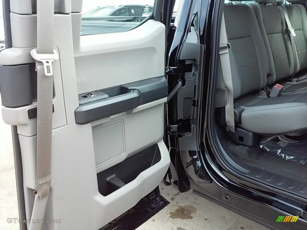 2016 F150 XL SuperCab - Shadow Black / Medium Earth Gray photo #11