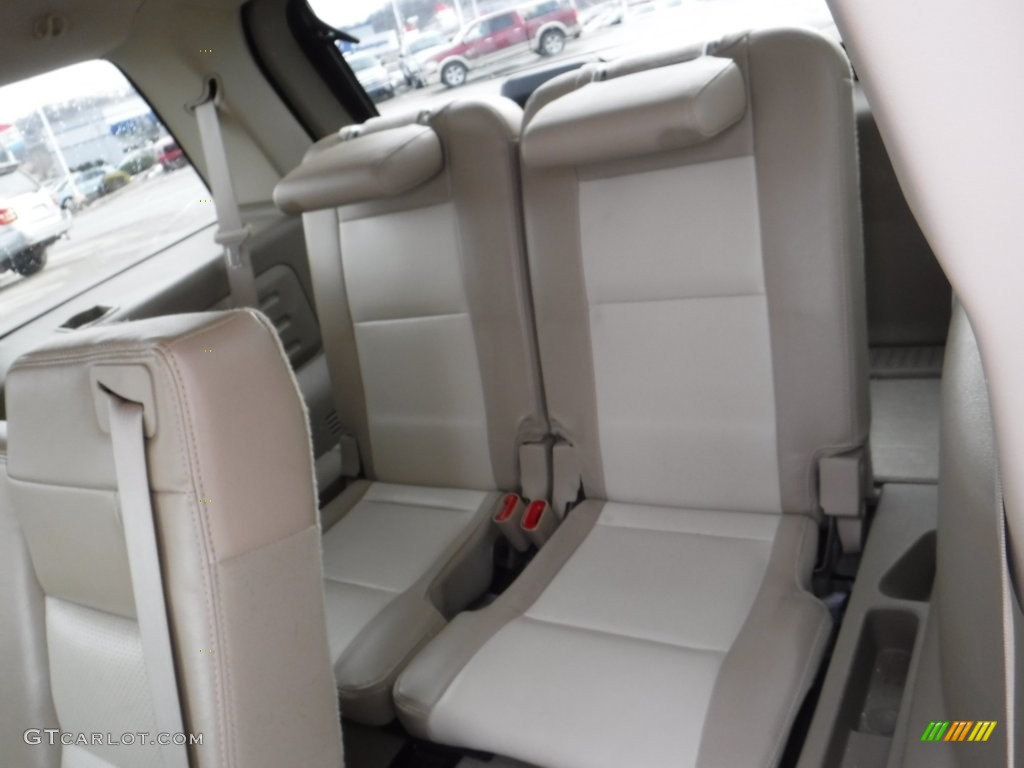 2008 Mountaineer Premier AWD - White Suede / Camel photo #18
