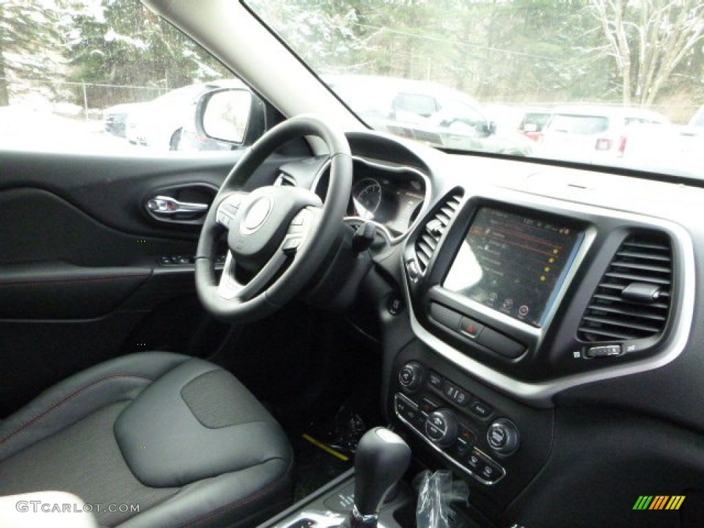 2016 Cherokee Trailhawk 4x4 - Rhino / Black photo #9