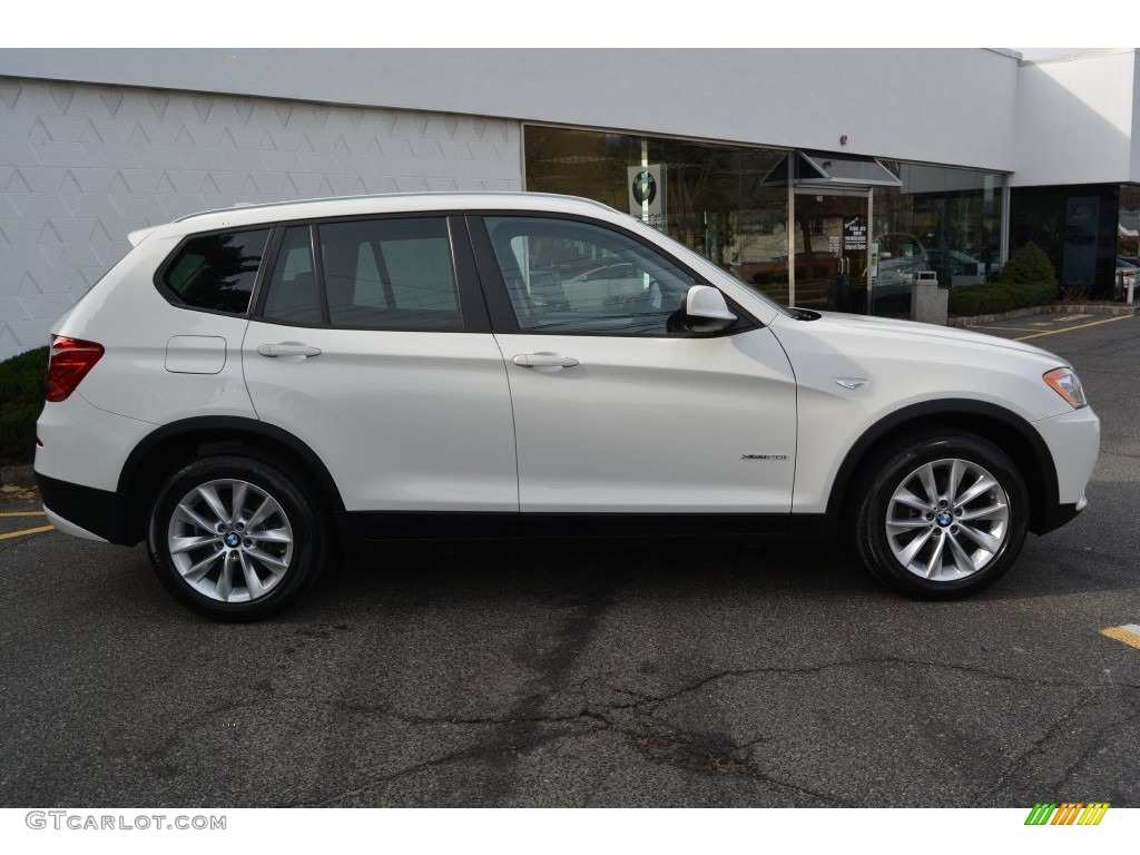 2013 X3 xDrive 28i - Alpine White / Black photo #2