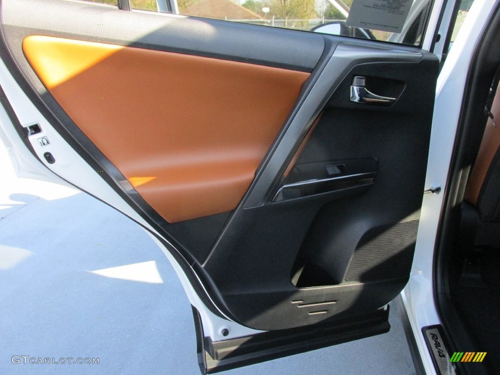 2016 Toyota RAV4 SE Door Panel Photos