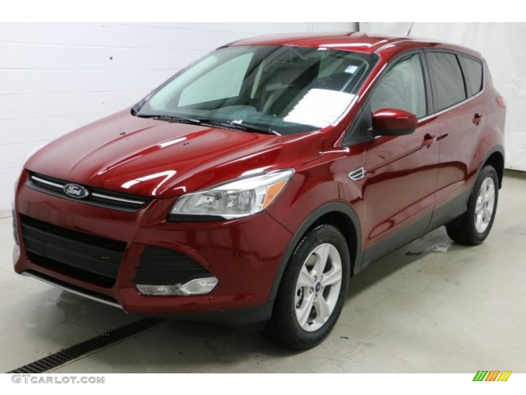 2016 Escape SE 4WD - Ruby Red Metallic / Charcoal Black photo #3