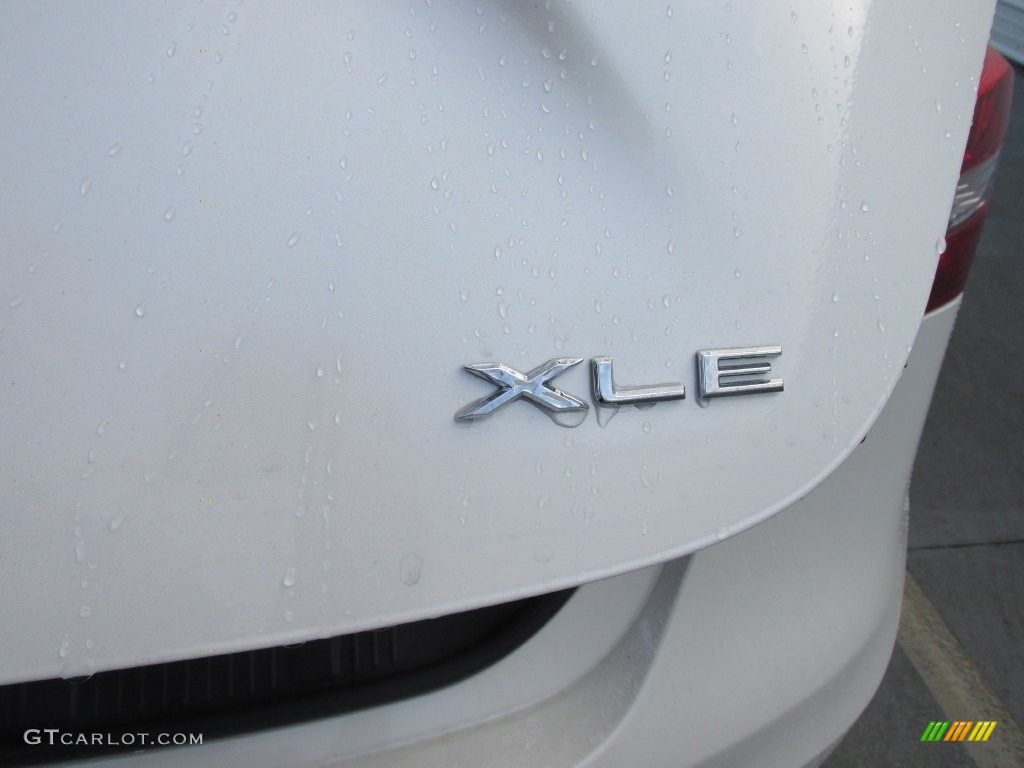2016 Avalon XLE Premium - Blizzard Pearl / Light Gray photo #14