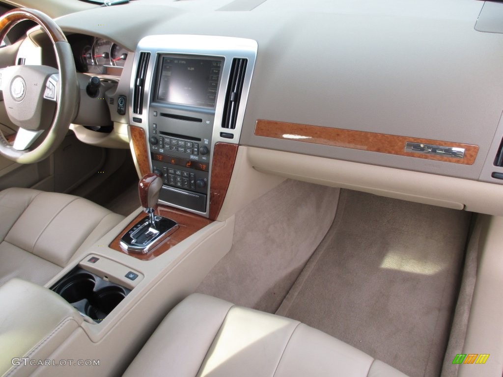 2009 STS V8 - Crystal Red / Cashmere photo #17