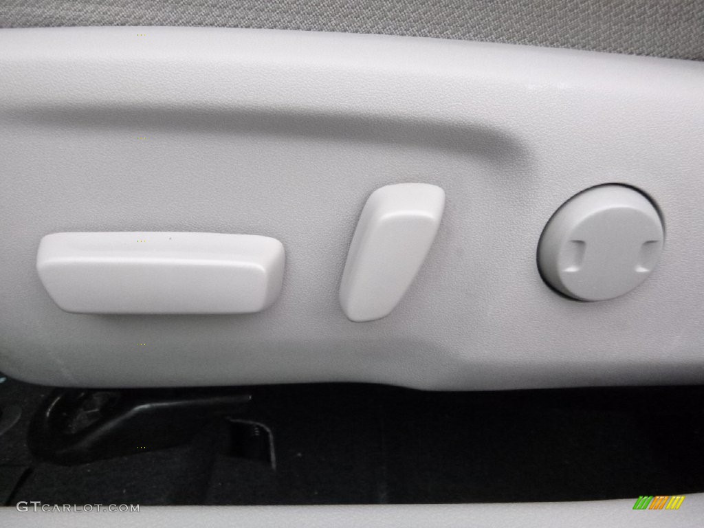 2014 Camry LE - Attitude Black Metallic / Ash photo #8