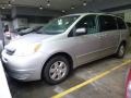 2004 Silver Shadow Pearl Toyota Sienna LE  photo #10