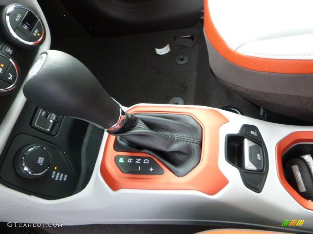 2016 Jeep Renegade Limited 4x4 Transmission Photos