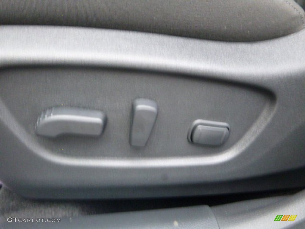 2016 Rogue SV AWD - Magnetic Black / Charcoal photo #15