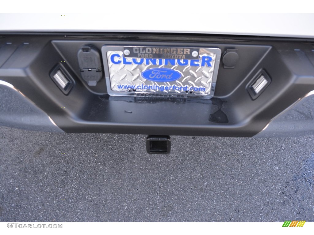 2016 F150 XLT SuperCrew 4x4 - Oxford White / Medium Earth Gray photo #5