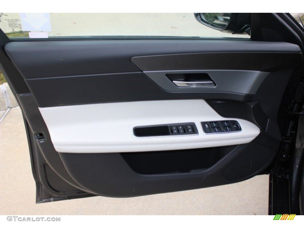 2016 Jaguar XF 35t Door Panel Photos