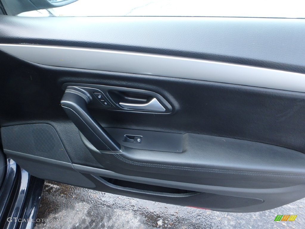 2010 CC Sport - Deep Black Metallic / Black photo #16