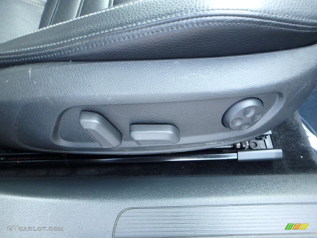 2010 CC Sport - Deep Black Metallic / Black photo #17