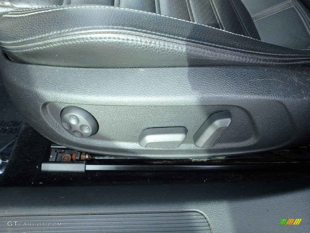 2010 CC Sport - Deep Black Metallic / Black photo #25