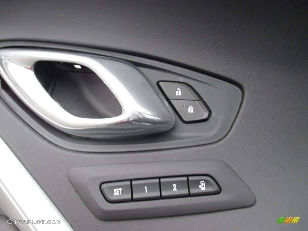 2016 Chevrolet Camaro SS Coupe Controls Photo #110198431