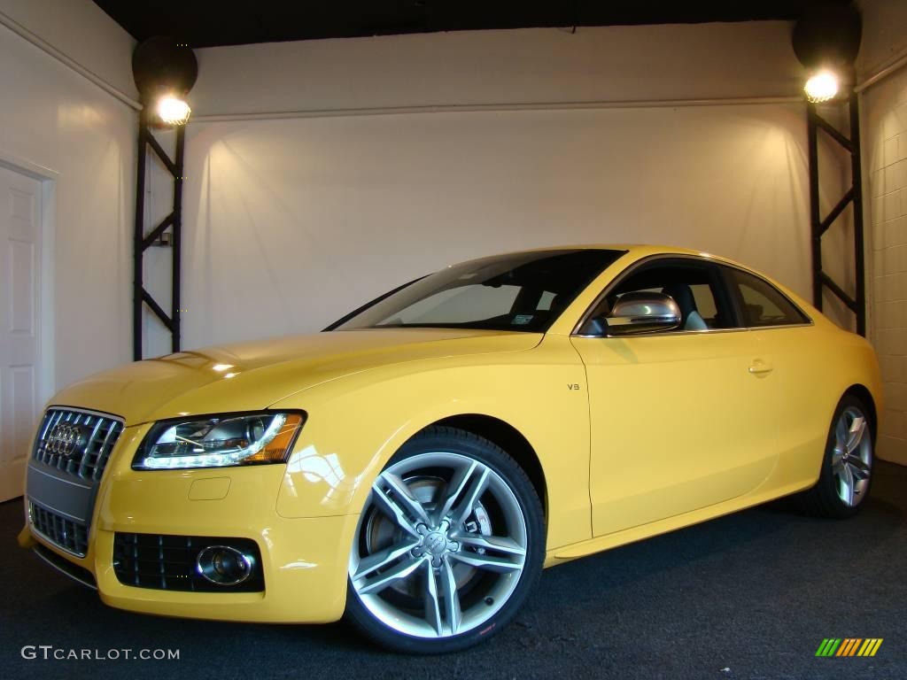Imola Yellow Audi S5