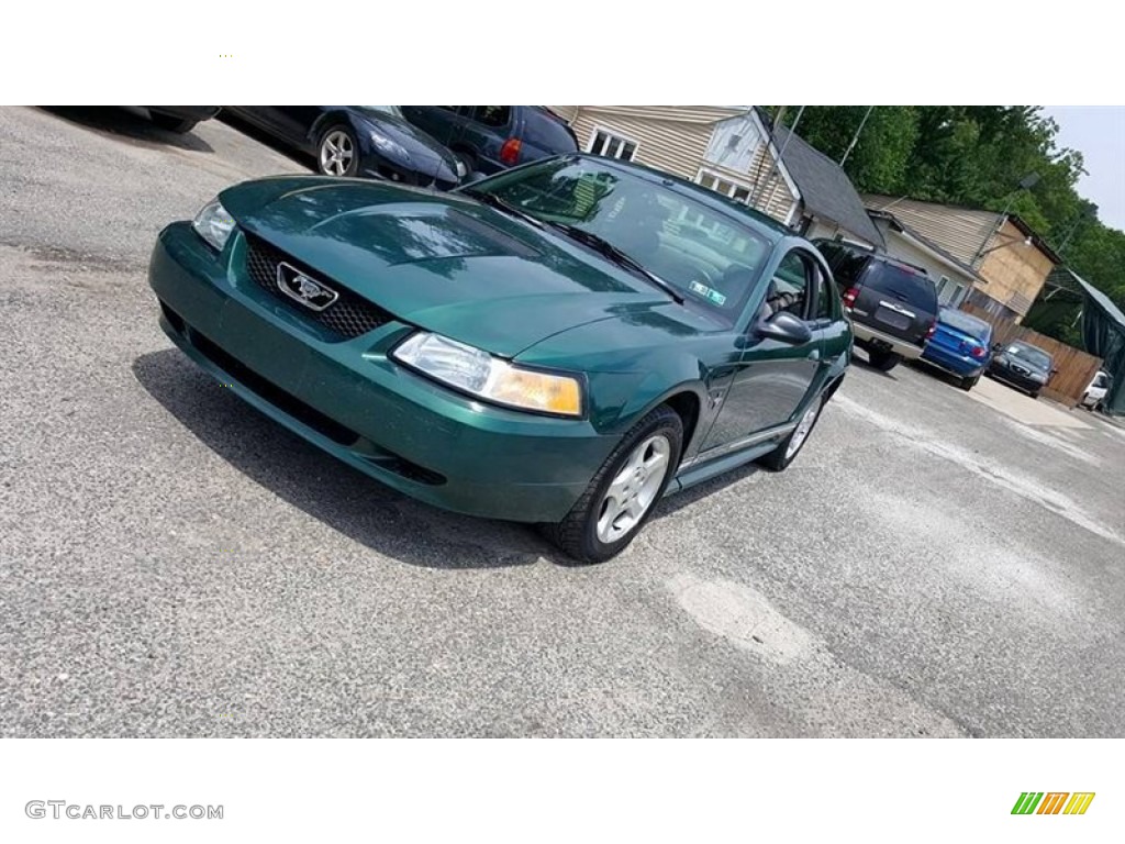 2000 Mustang V6 Coupe - Electric Green Metallic / Dark Charcoal photo #2