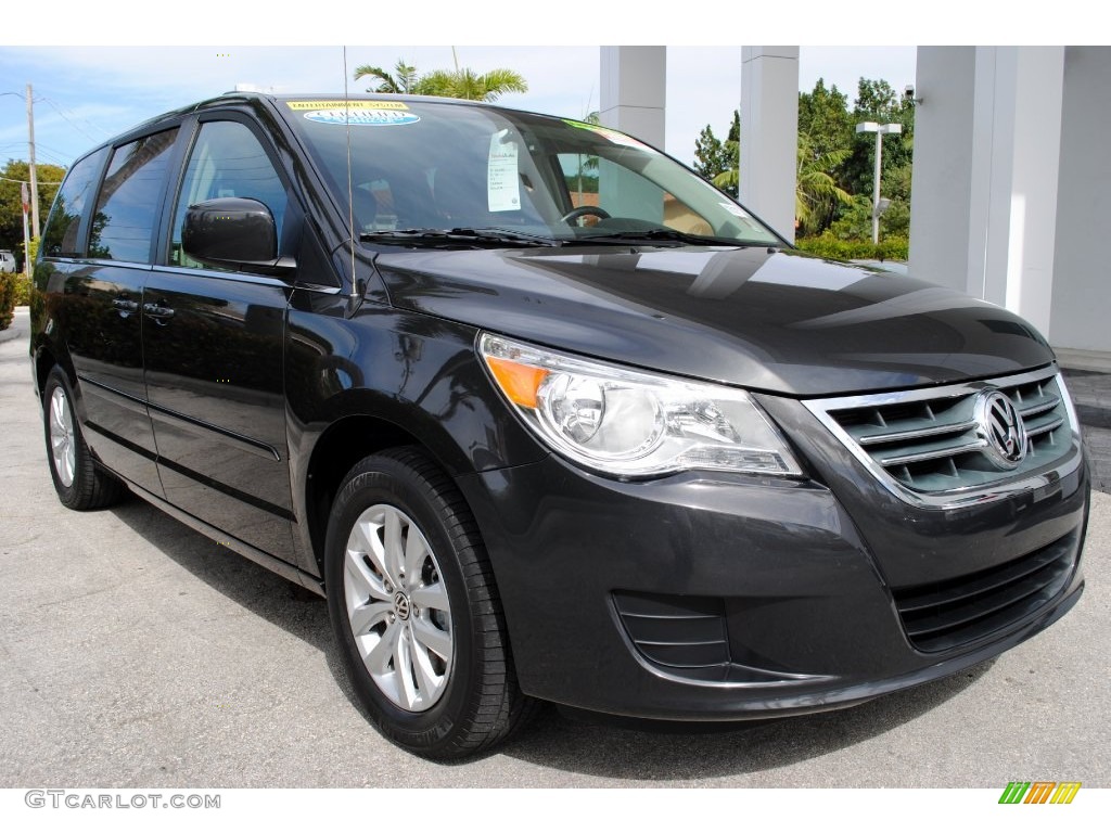 2012 Routan SE - Twilight Gray Metallic / Aero Gray photo #2