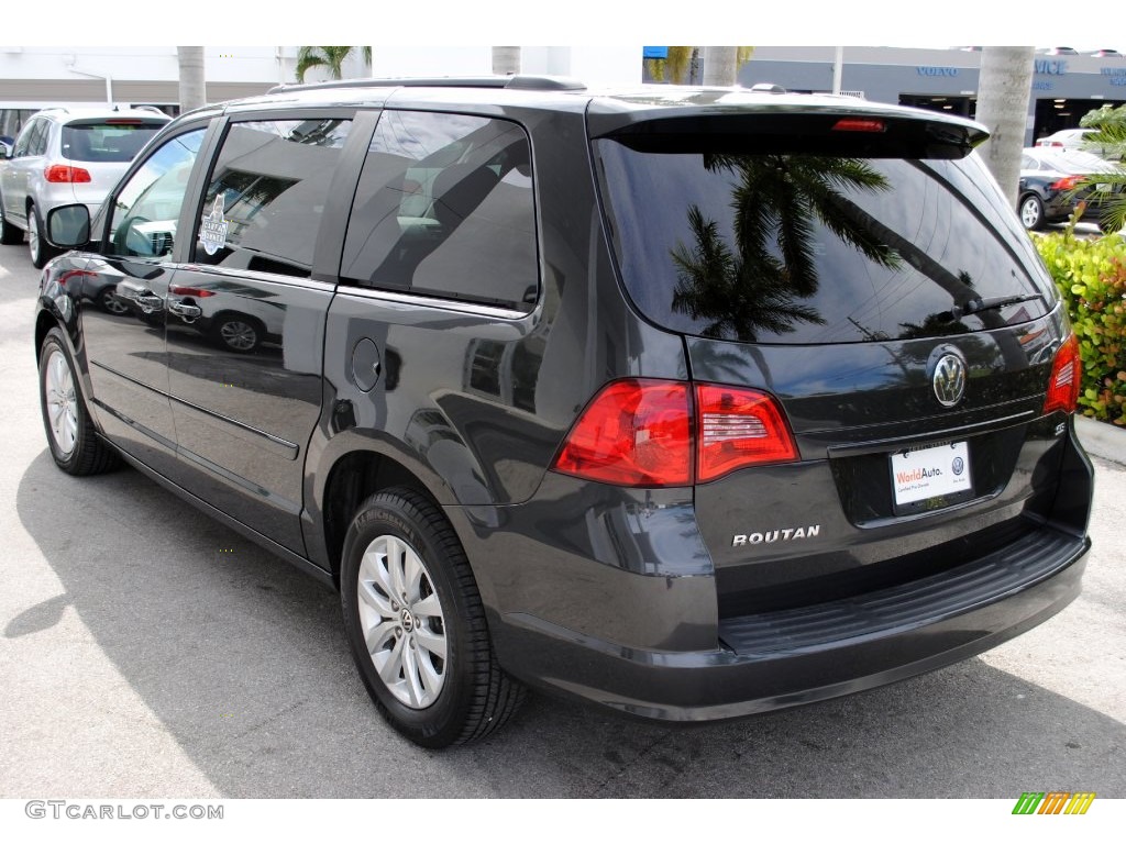 2012 Routan SE - Twilight Gray Metallic / Aero Gray photo #6