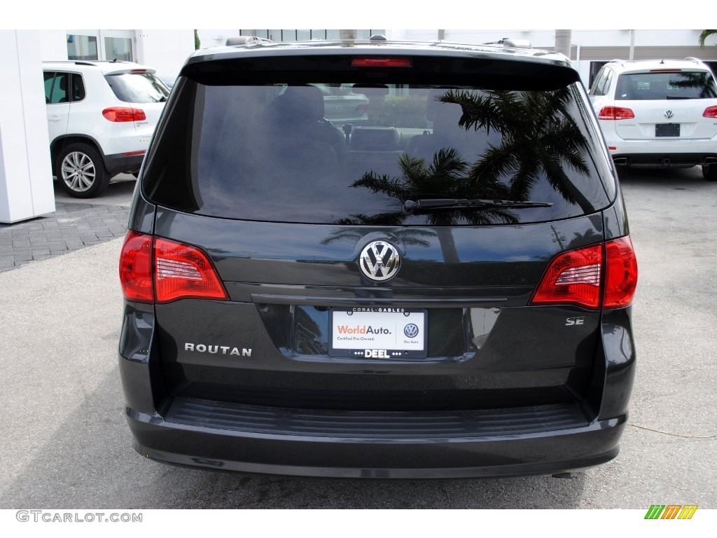 2012 Routan SE - Twilight Gray Metallic / Aero Gray photo #8