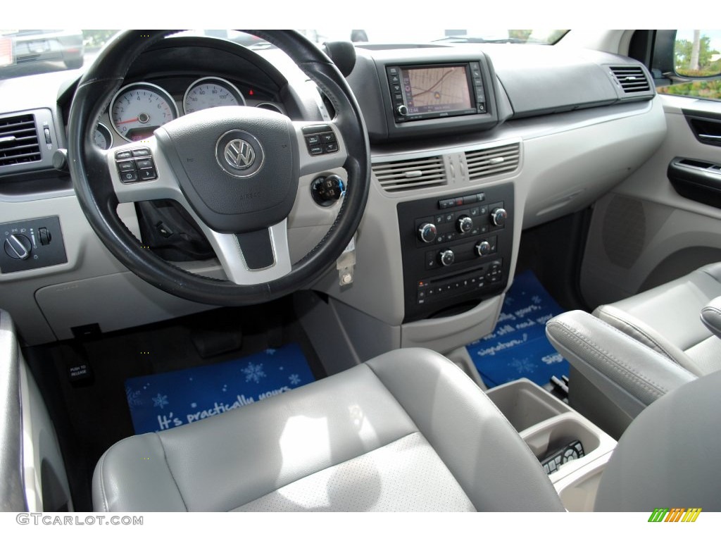 2012 Routan SE - Twilight Gray Metallic / Aero Gray photo #15