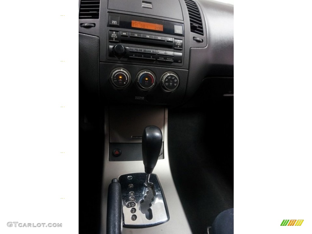 2006 Altima 2.5 S - Sheer Silver Metallic / Charcoal photo #38