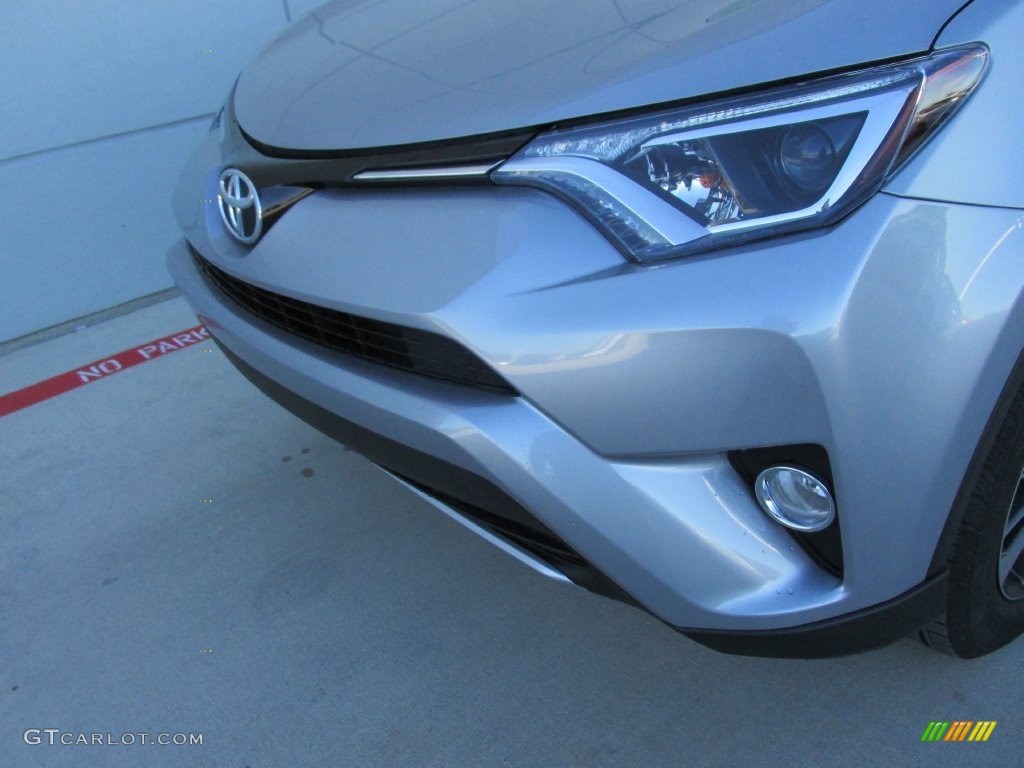 2016 RAV4 XLE - Silver Sky Metallic / Ash photo #11